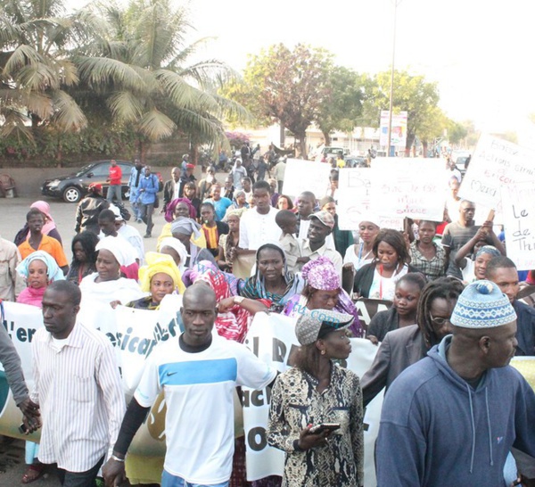 Difficultés secteur touristique : des manifestants demandent le départ de Ablaye Diouf Sarr et la suppression du visa biométrique