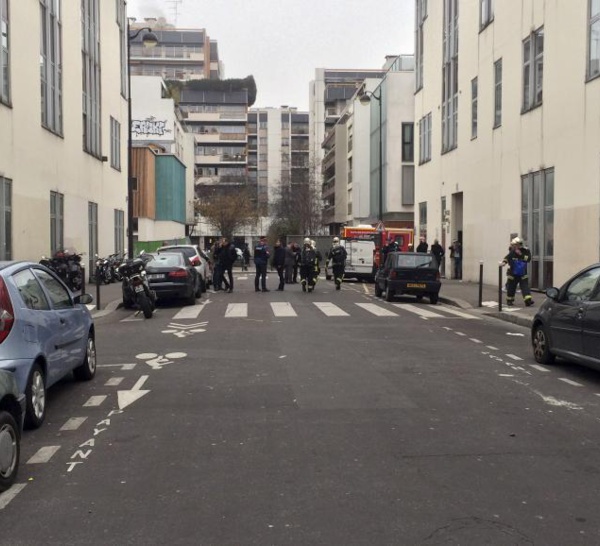 Attaque au siège de «Charlie Hebdo»: 11 morts, François Hollande dénonce un «attentat terroriste»
