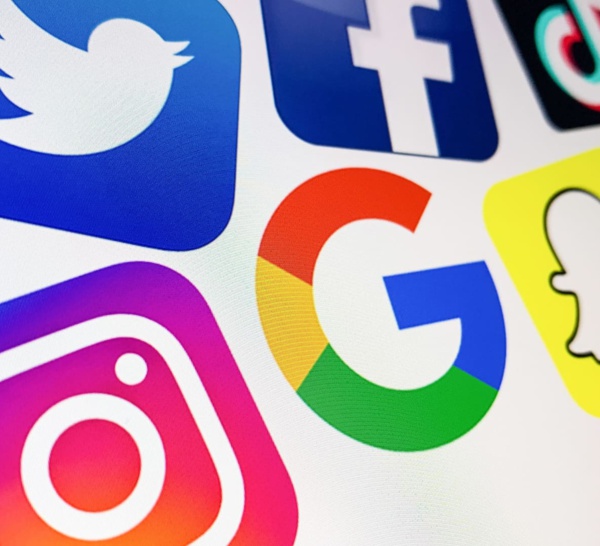 France/ Rencontre entre les plateformes( Twitter, Snapchat, Tiktok etc) et le gouvernement: Va-t-on vers des mesures restrictives des réseaux sociaux à l'instar du Sénégal ?