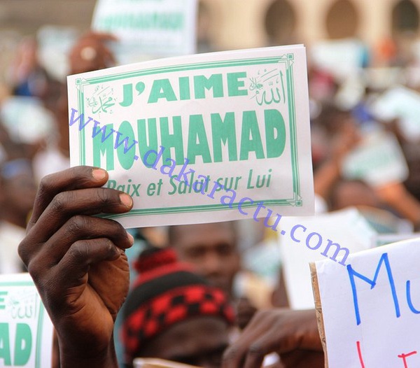 DAKAR : très forte mobilisation des islamistes contre "Charlie Hebdo" devant la grande mosquée