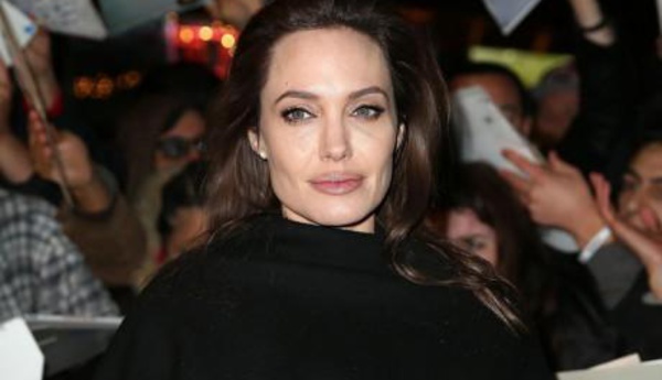 Angelina Jolie s'est fait enlever les ovaires