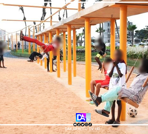 Corniche Ouest : Deux mères accompagnées de leurs enfants se battent pour deux balançoires, et l'une d'elles se retrouve avec le doigt amputé.