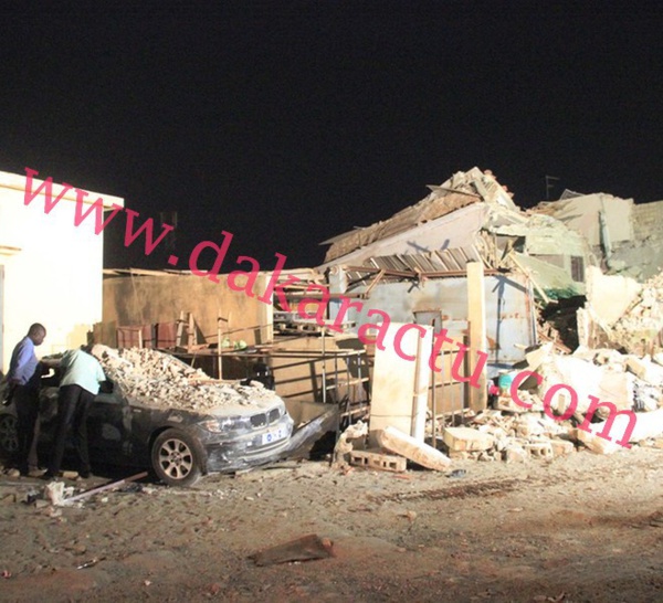 Effondrement d'un immeuble de deux étages à Thiaroye : plusieurs personnes portées disparues (IMAGES)
