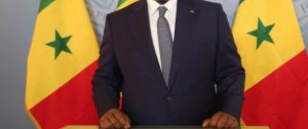 Défilé 2015 : « la prise d’armes motivée par la période trouble traversée », selon Macky Sall