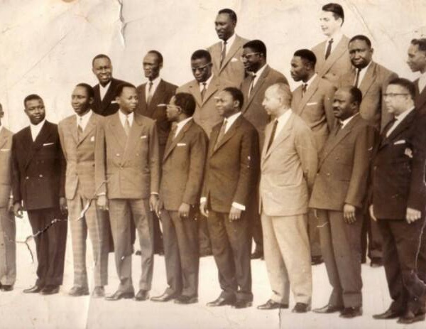 SOUVENIR : composition du premier gouvernement du Sénégal formé le 17 septembre 1960 par le président Léopold Sédar Senghor