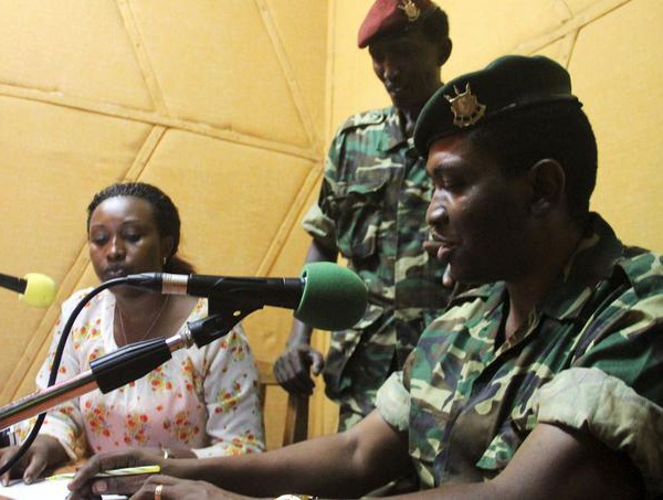 Burundi : le chef des putschistes en cavale après l'annonce de la reddition