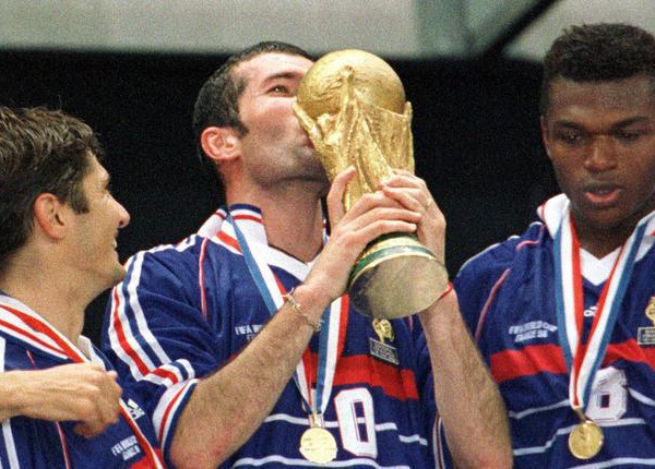 Zinedine Zidane lance un appel pour retrouver son maillot de la finale France-Brésil