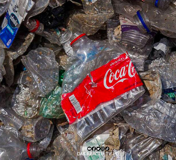 Coca-Cola a le record du plus grand pollueur plastique de la terre selon une nouvelle étude