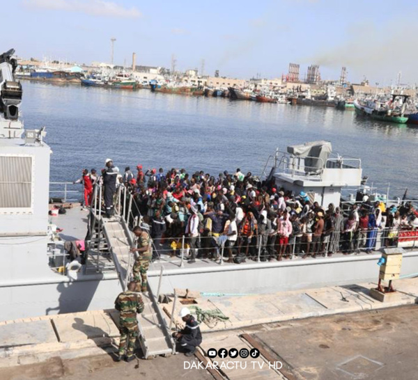 Immigration irrégulière : une pirogue contenant 252 migrants interceptée au large de Dakar