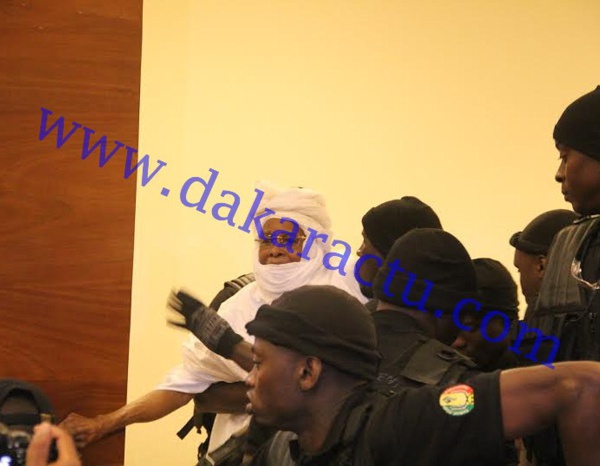Hissène Habré se confie au sujet des avocats commis pour sa défense : « Dites-leur de ne pas venir me défendre! »