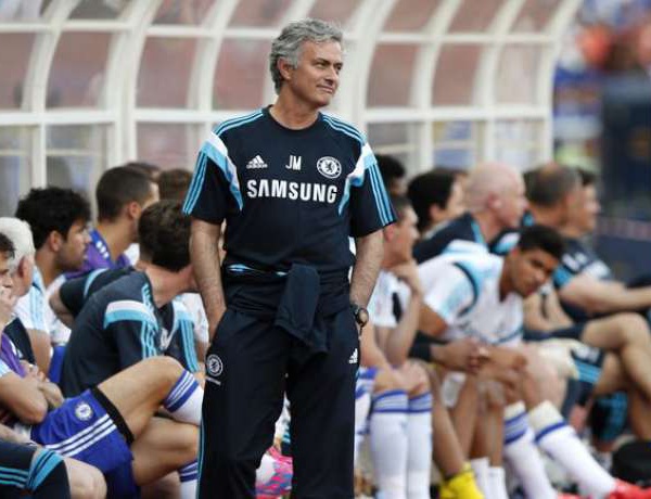 Chelsea : Mourinho juge le mercato de ses concurrents