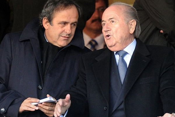 Scandale à la Fifa : Platini et Blatter auraient "falsifié des comptes"