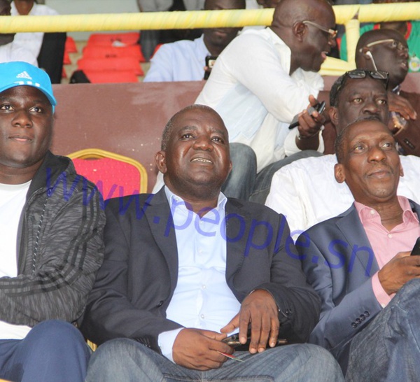 IMAGES : Le pouvoir et l'opposition sénégalaise se rencontrent au stade Léopold Sédar Senghor pour supporter les Lions