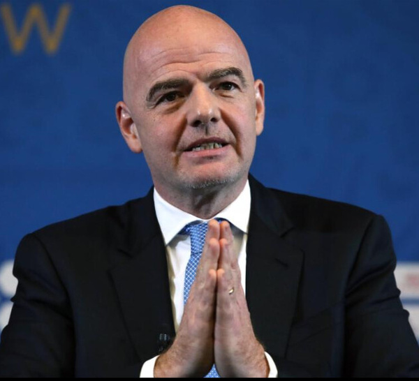 Le patron de la FIFA Gianni Infantino présent à la cérémonie d'investiture de Trump