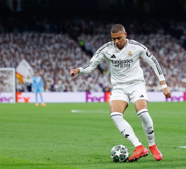 C1: "Je suis là pour marquer mon époque", affirme Mbappé après son triplé