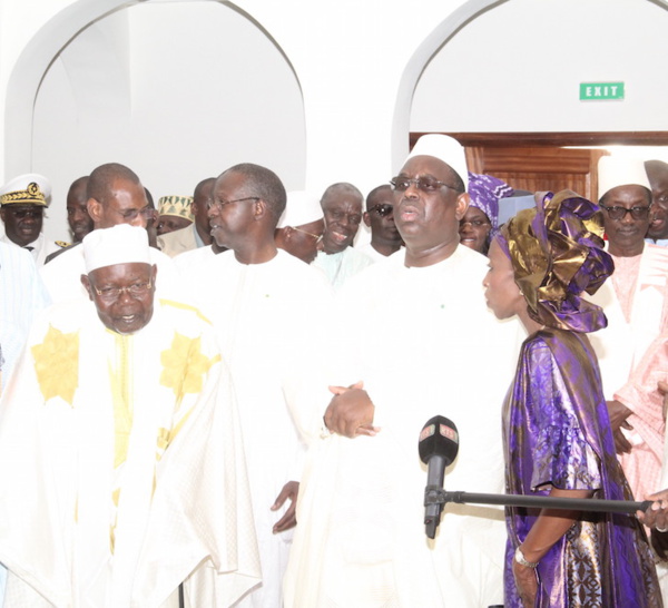 Macky Sall accueilli par des « Dieureudieuf » à Tivaouane