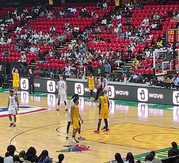Babacar Sane guide l'US Monastir vers une victoire éclatante contre Petro de Luanda (87-73)