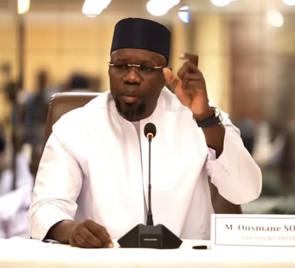 Sonko sort les griffes, annonce la tolérance zéro face aux attaques médiatiques, traite la société civile de « fumiers » et avertit le Président Diomaye