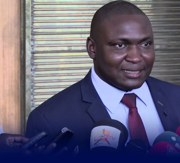 Lonase, « dépenses » et conventions avec la presse : Toussaint Manga dans le viseur de militants de Pastef