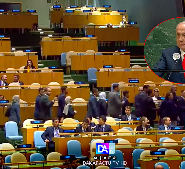 Benjamin Netanyahu hué lors de sa prise de parole à l’Assemblée générale de l’ONU: il annonce vouloir « finir le travail »