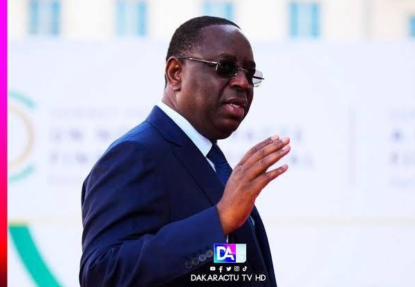 Le PR Macky Sall contre-attaque : l’avocat français Pierre-Olivier Sur débarque à Dakar pour relancer la bataille de la “dette cachée”