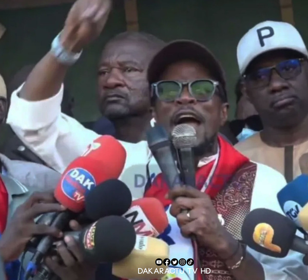 Abdou Mbow à la marche pacifique du FDR: « Pour vaincre ce régime incompétent, il faut nous unir »