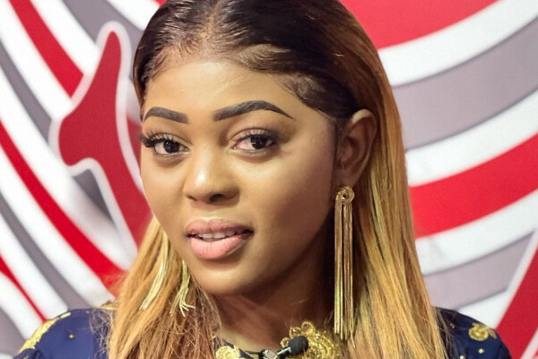 L'Animatrice de la SenTv, Asma Khadidja convoquée par la gendarmerie