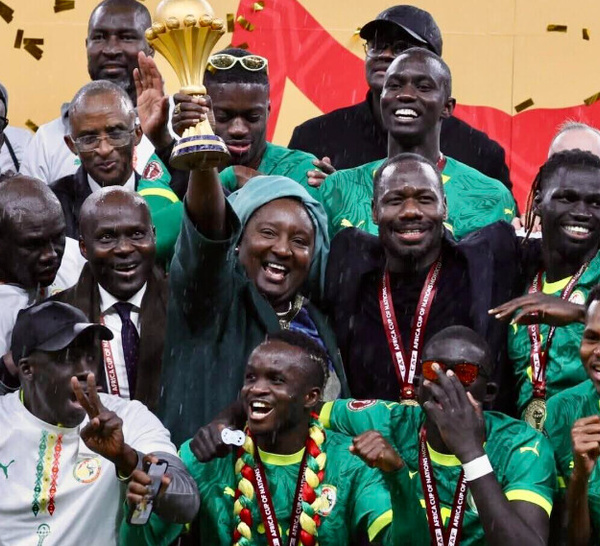 Le gouvernement envisage une revalorisation salariale pour le coach Pape Thiaw: « Ku def lu rëy, am lu rëy », annonce Khady Diene Gaye