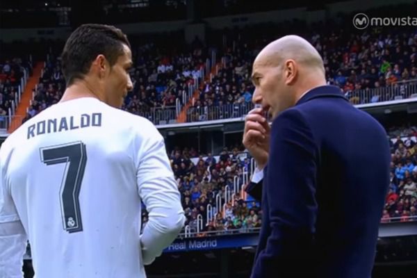 Quand Ronaldo donne ses ordres à Zidane