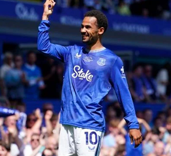Premier League – 31e journée/ Everton surclasse Chelsea grâce à un but de Ndiaye