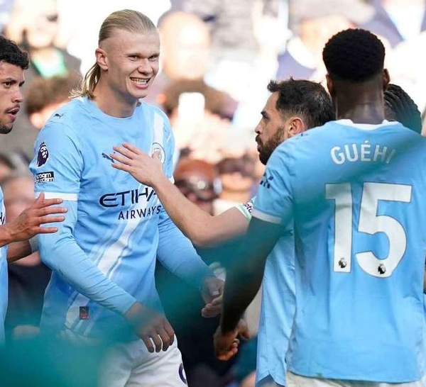 Premier League : Manchester City bat Arsenal et relance la course au titre