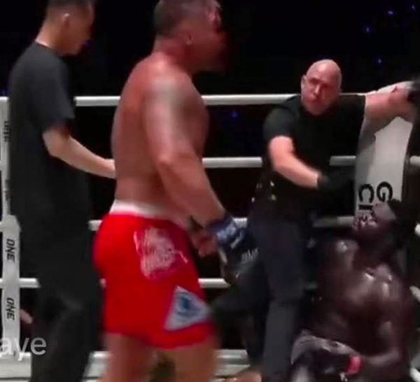 MMA: Le champion de lutte Reug reug battu par Ko par Malykhin en Thaïlande