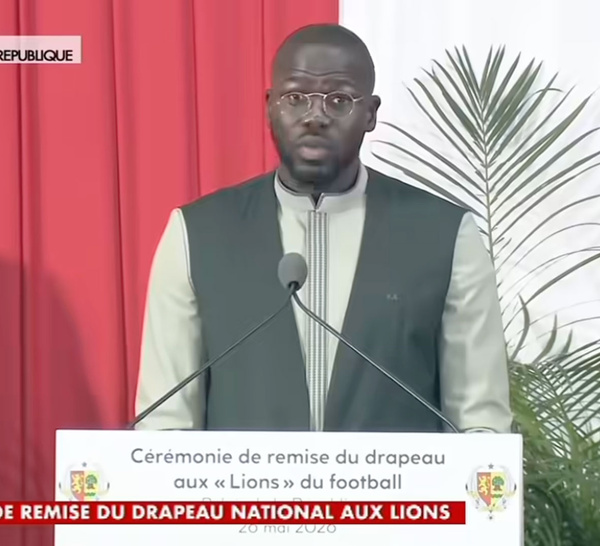 COUPE DU MONDE 2026 – Koulibaly recevant le drapeau des mains du chef de l’Etat : « Nous ferons tout pour vous faire honneur...»
