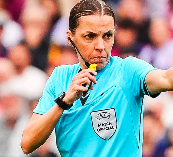 Stéphanie Frappart raccroche le sifflet : Le pionnière de l’arbitrage rejoint l’UEFA