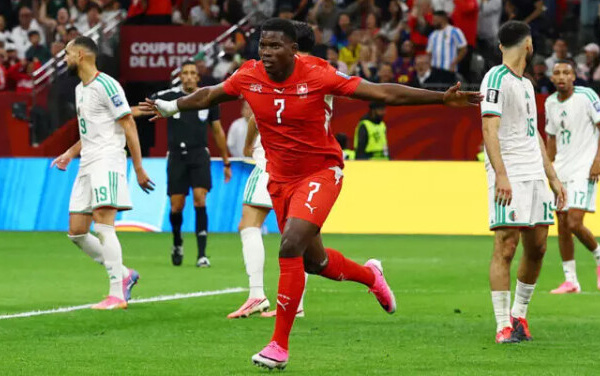 Coupe du monde 2026: la Suisse bat l'Algérie 2-0 et se qualifie pour les huitièmes de finale