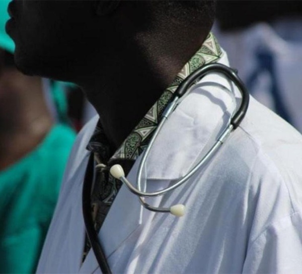 Polémique autour du médecin des Lions : l’Association sénégalaise de médecine du sport exige des excuses publiques