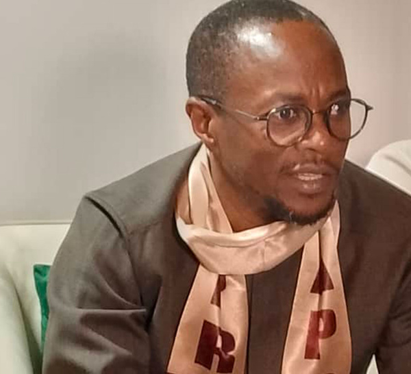 Conférence publique de l'APR à Thiès : « Au moment où les Sénégalais ont besoin de leurs dirigeants, l'un est en train de vendre des cartes et l'autre est en train de travailler à créer un parti politique » (Abdou Mbow).
