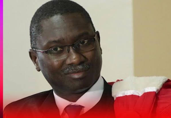 Haute Cour de justice : Ismaïla Madior Fall retrouve sa liberté de mouvement  et libéré de son bracelet électronique, son procès renvoyé