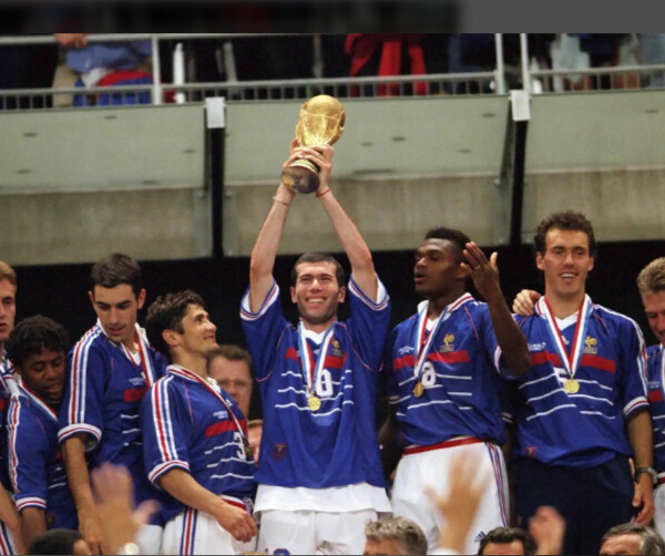 Des révélations tardives sèment le doute sur le sacre de la France en 98
