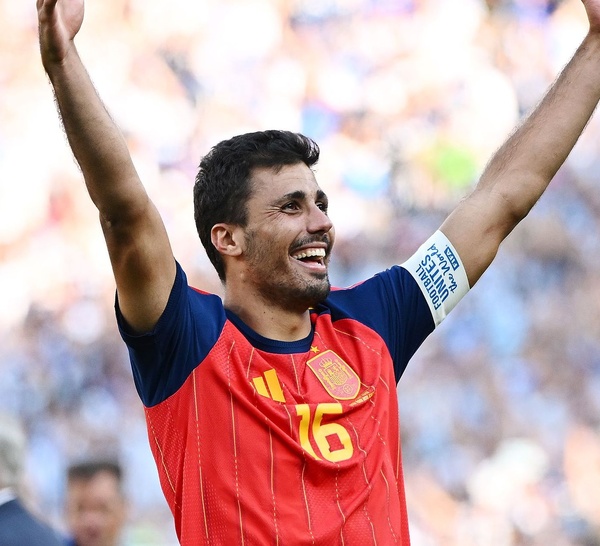 Foot - transferts : Rodri donne son accord au Barça après un appel de Hansi Flick