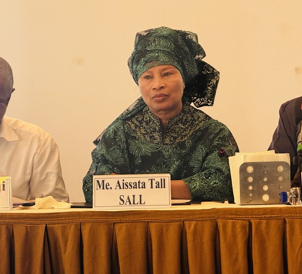 Présentation de l’ouvrage de Oumar Demba Bâ : Les révélations de Me Aïssata Tall Sall sur Macky Sall et son conseiller diplomatique
