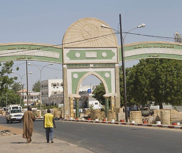 CE QUI NE VA PAS À TOUBA ! Ordures dans les marchés… Soins médicaux onéreux… Pharmacies clandestines à gogo… Véhicules Rim à foison…