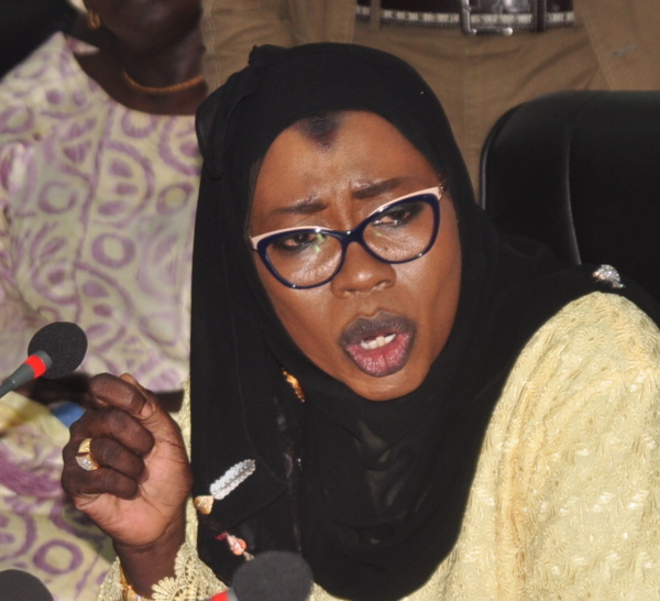 Nafi N'gom Keïta lors de sa passation de service : « Mon recours à la Cour Suprême ne vise nullement la personne de Macky Sall… »