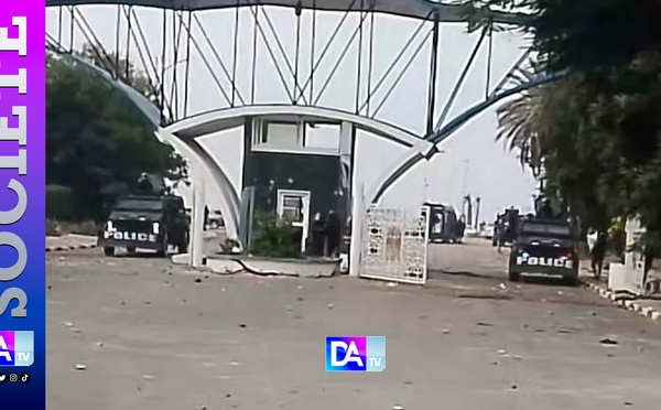 UCAD SOUS SIÈGE : Gaz, Chars et Barricades — le campus transformé en zone de guerre…11 policiers blessés, 10 étudiants arrêtés