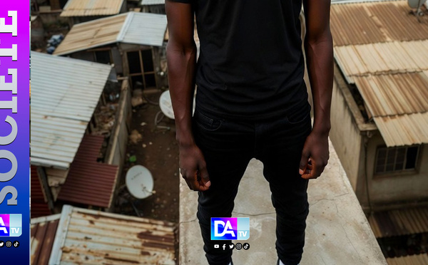 Course-poursuite, chute spectaculaire et hospitalisation : le voleur aux chaussettes reconnaissables chute du toit et finit aux urgences pour échapper au lynchage