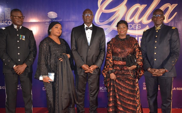 [ Images] Soirée de gala des Forces armées  : Youssou Ndour "met le feu" à la Base navale Amiral Faye Gassama