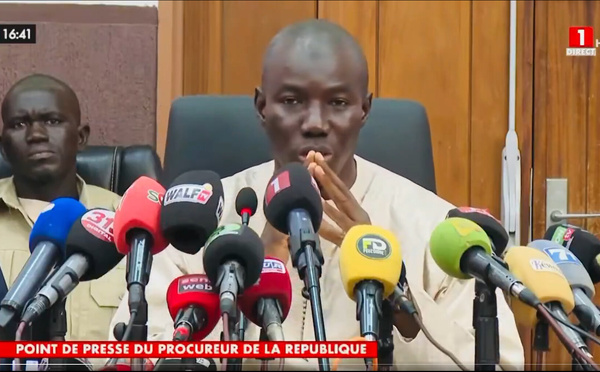 Violences à l'Ucad : le procureur Ibrahima Ndoye annonce des poursuites contre des étudiants et l’ouverture d’une enquête visant des policiers