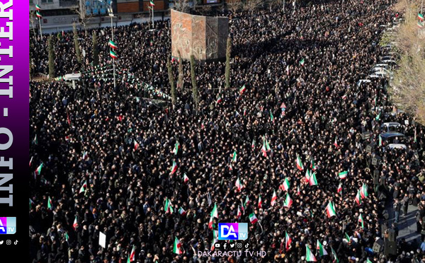 Iran: des milliers de personnes rendent hommage à Ali Khamenei dans le centre de Téhéran