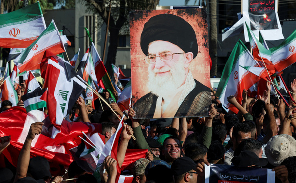 L'Iran défie Trump et exhorte les civils au Moyen-Orient à s'éloigner des Américains