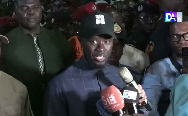 Retraite aux flambeaux à Thiès : Bassirou Diomaye Faye exhorte à la responsabilité face à l’héritage national